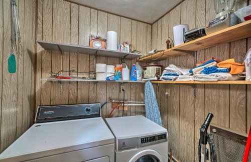 2 Cozy Island Park Cabins with Near the Lake! - Foto 10