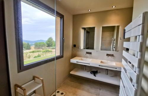 Villa La Voile au Vent - Sur les collines de la Cadière d'Azur - Villa spacieuse, 4 chambres, climatisée avec piscine à débordement, Vue mer et collines - Foto 14