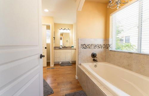 Epic View A Luxury House on a Hill River 10 min - Foto 31