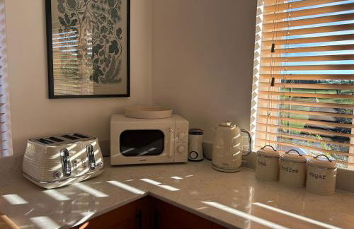 Fresh Modern Home, Stunning Views, Great Location - Foto 29