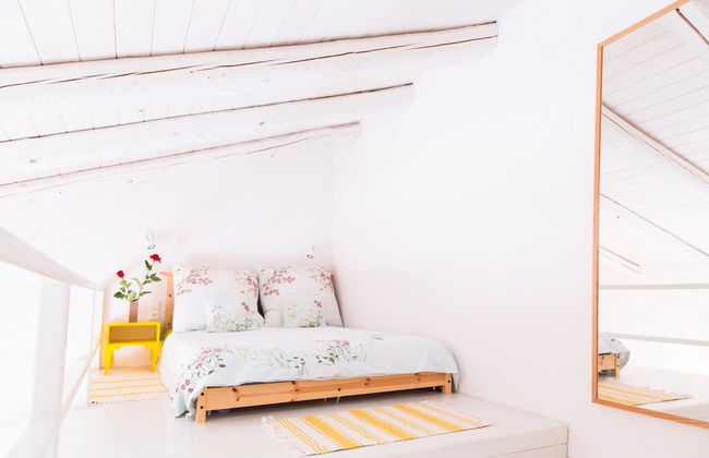 Seafront Luxury Villa w 5-en Suite BR BBQ - Photo 7