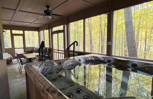 Woodshores Retreat - cozy retreat, hot tub, Lk MI - Photo 36