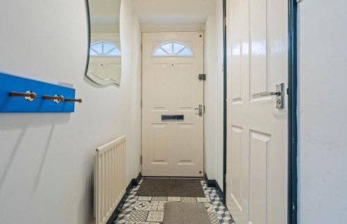 Modern Stay in Nuneaton with Free Parking - Foto 16