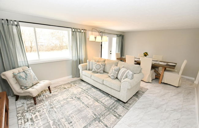 Modern Home Just Mins to Notre Dame 52723 - Foto 1