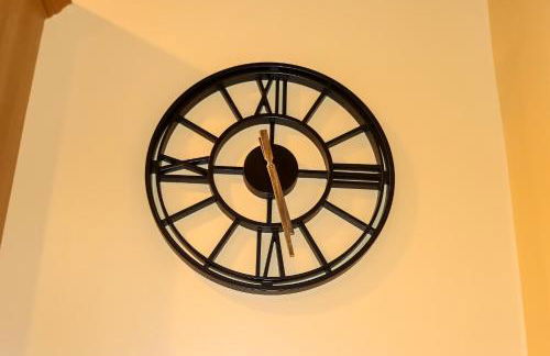 Tidy and Comfy 3BR, Balcony, WD, Free WiFi -E- - Foto 16