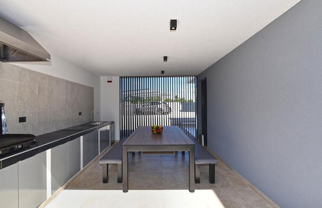 Spacious Villa With Pool and Garden in Stokovci - Foto 35