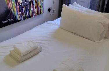 Super Kensington apt sleeps 2 to 4 with free WiFi - Foto 19
