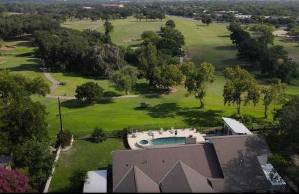 Luxurious Modern Retreat with Private Pool & Patio - Foto 5