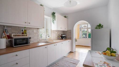 Manos Home - Photo 5