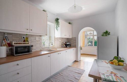 Manos Home - Photo 5