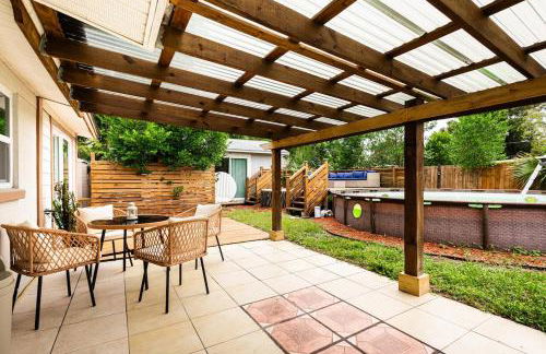 Light & Cozy Oasis with Private Pool and Hot Tub - Foto 35