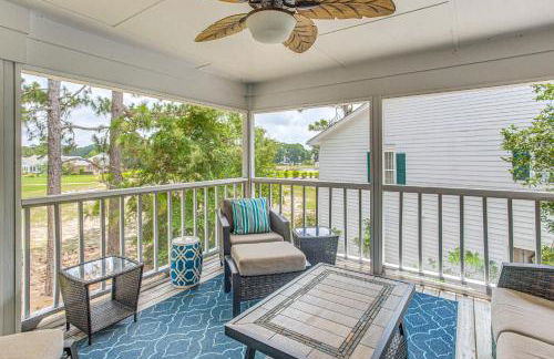 Marina and Pool Roomy Golf-View Home in Southport - Foto 31