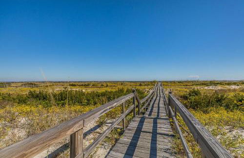 First Floor Condo - Walking distance to beach and pools! - Foto 32