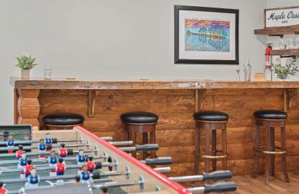 Maple Oasis by Avantstay Newly Built w/ Hot Tub, Game Room & Fire Pit - Foto 34