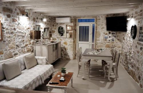 Minfot Local House - Photo 25