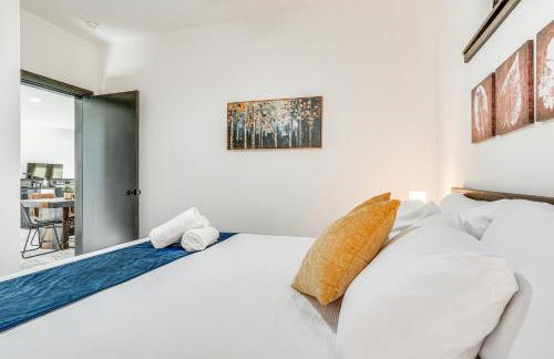 Luxury Modern Home on Golf Course with Game Room! - Foto 15