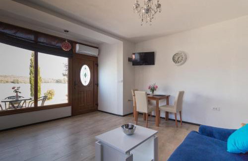 Ina by the sea Apartment - Photo 15