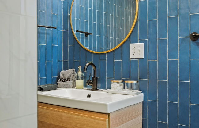 Lake Daze by Avantstay Lakefront w/ Modern Interior, Enclosed Porch & Hot Tub - Foto 29