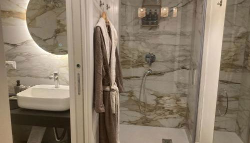 Suite Yenne - Foto 5, towels, Shower