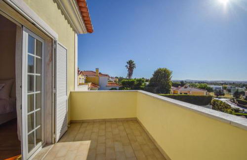 Spacious 4-Bedroom Villa with Private Heated Pool in Quinta da Beloura Sintra Ideal for Families & Long Stays - Foto 45
