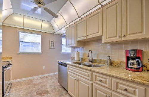 Pool Access and Kayaks Indian Shores Townhome - Foto 13