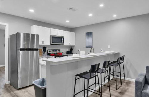 Bright 1BR Condo close to Food and Entertainment - Foto 2