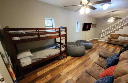 Large Hillside Retreat with Pool and Hot Tub - Foto 72