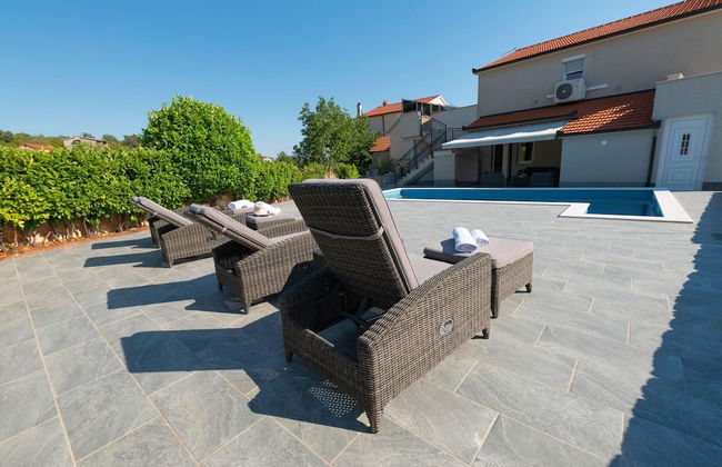 Villa in Ugljane With Private Pool - Foto 17