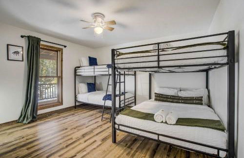 Rustic Outlaw Secluded Escape with Stunning Views - Foto 38