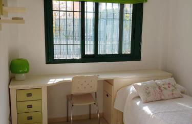 Three-bedroom holiday villa with magnificent pool next to the sea and golf courses - Photo 13