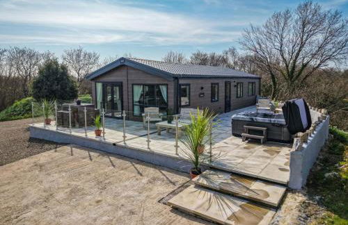 Carn Springs Lodge - 3 Bed - Devonshire Dr - Tenby - Photo 1