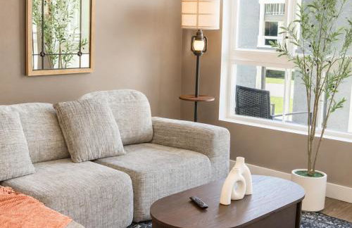 Resort-Style APT with Pool, Gym & Parking 10min to Disneyland - Foto 67