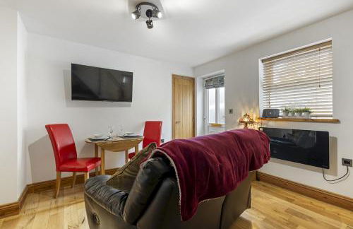 The Terrace - Beautiful 1-Bed with Roof Terrace Pass the Keys - Photo 14