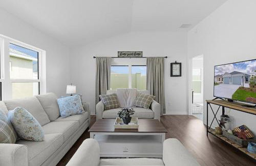 Cozy Family Stay- Queen-Double-Twins Bed- Full Kitchen-Netflix-Golf Cart-WiFi - Photo 7