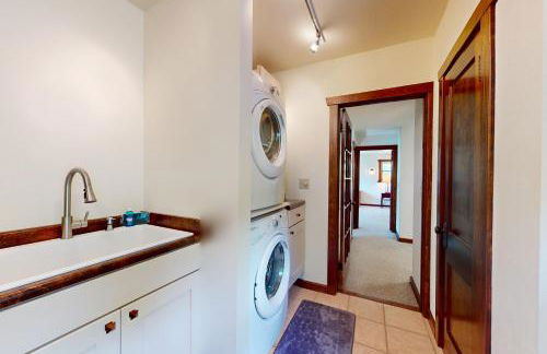 Flagpole Point - Photo 19