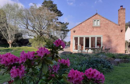 Canal-side 5-Bed Cottage - Sleeps 10 Pet Friendly - Foto 8