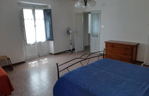 Salita Martucci - Photo 1