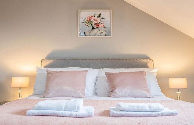 Queens Townhouse - 3 Bedrooms - Pets - Parking - Foto 1