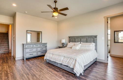 Elegant Sunset Meadow Ranch in Texas with Hot Tub - Photo 28