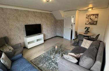 Stylish London Stay 2-Bedroom Duplex Sleeps 6 - Foto 26