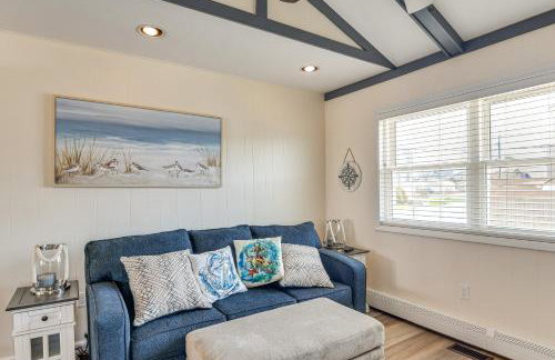 Bayfront Home with Boat Dock and Deck in Forked River - Foto 11