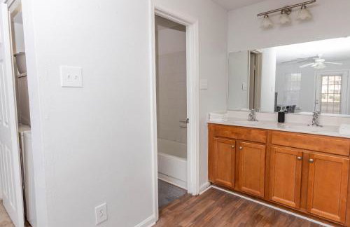 Wyndham 1205 Modern luxe 2BD2BA I Parking - Photo 12