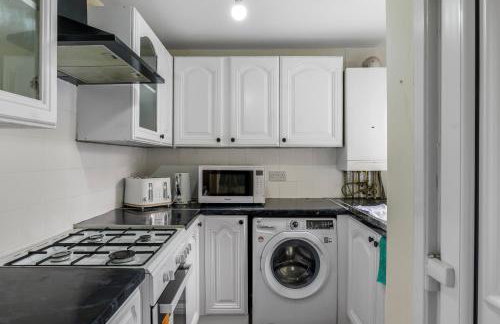 Relax in Comfort 3BR Home for 6 with Full Kitchen, Lounge, Large Bath - Foto 6