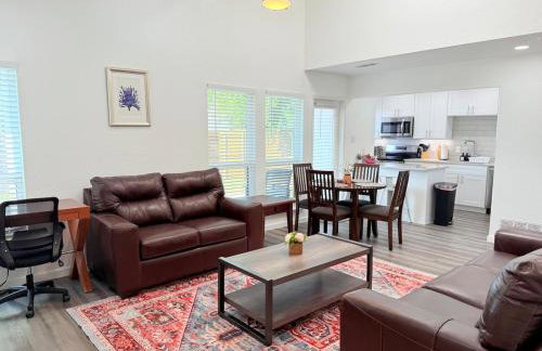 Arlington Entertainment District Home Purple Door - Foto 15