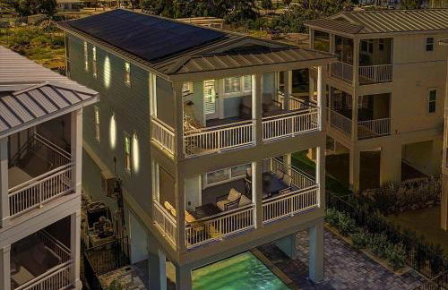 Bayview Pointe - Luxury home with heated pool! Near Anna Maria isle! - Photo 1