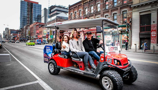 Touring Nashville by buggy