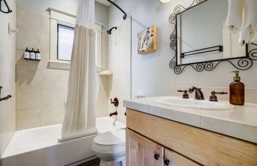 Swift Landing Steps from River & Local Hotspots - Foto 44