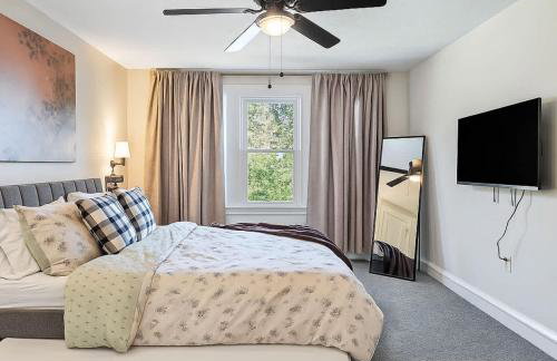 Spacious 4BR in Kamms Corners Cleveland - Game Room - Sleeps 9 - Foto 33