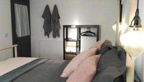 Aubrey Cottage - Photo 3