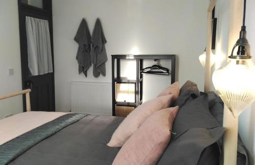 Aubrey Cottage - Photo 3